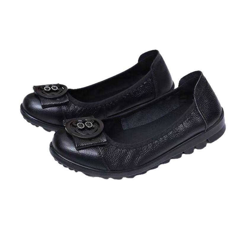 Middle-aged and old comfortable and versatile one-pedal round head flat-soled small leather shoes autumn new flat-soled single shoes women