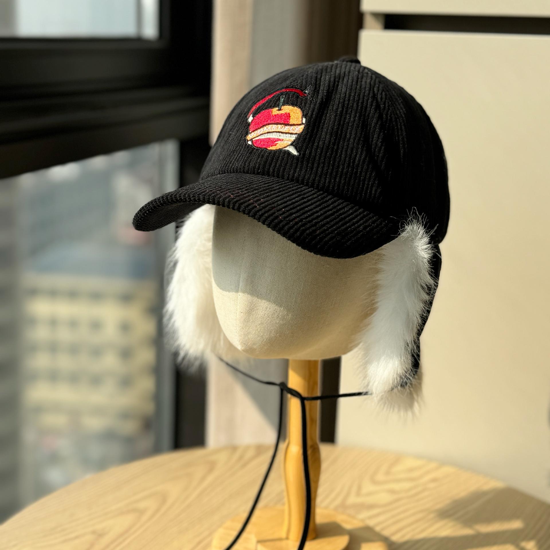 

Korean-style apple embroidered baseball cap for women, autumn and winter outdoor fashion, windproof, warm, versatile, face-slimming, trendy duckbill Adult54-60Adjustable чёрный
