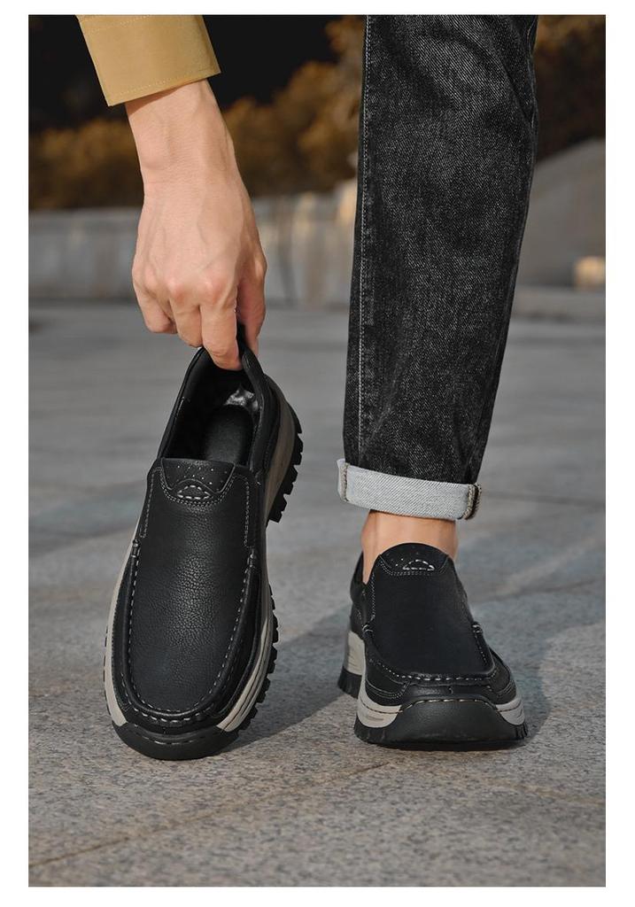 Men's 2025 New Style Outdoor Casual Leather Slip-On Loafers for Hiking and Mountaineering