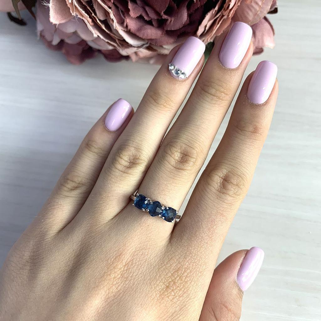 Bague en argent avec topaze bleue de Londres 1,492 ct, poids du produit 1,98 g (1988473)