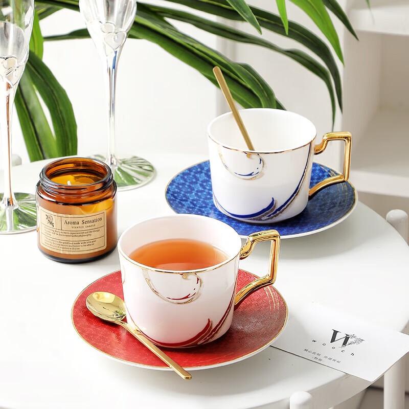 WOOCH Exquisites Palast-Rebenblumen 4-Tassen & Untertassen Geschenkset