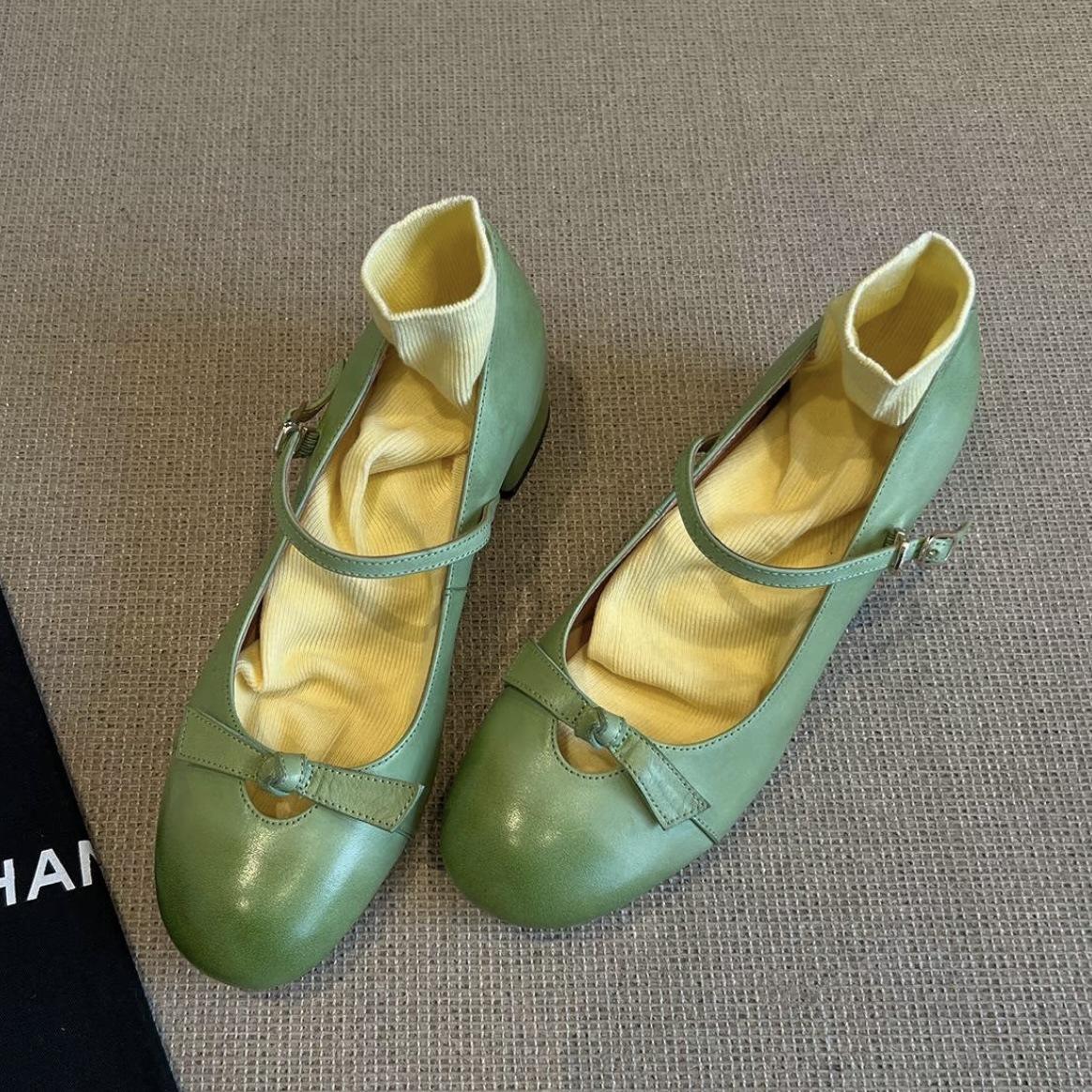 

Sheepskin version~ retro leather shoes French light mouth single shoes women s thick heel bow versatile black Mary Jane shoes 40