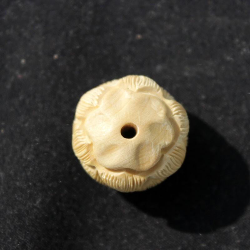 Boxwood Lotus Hand-Carved 2-Layer Seed Jewelry DIY Craft Accessories