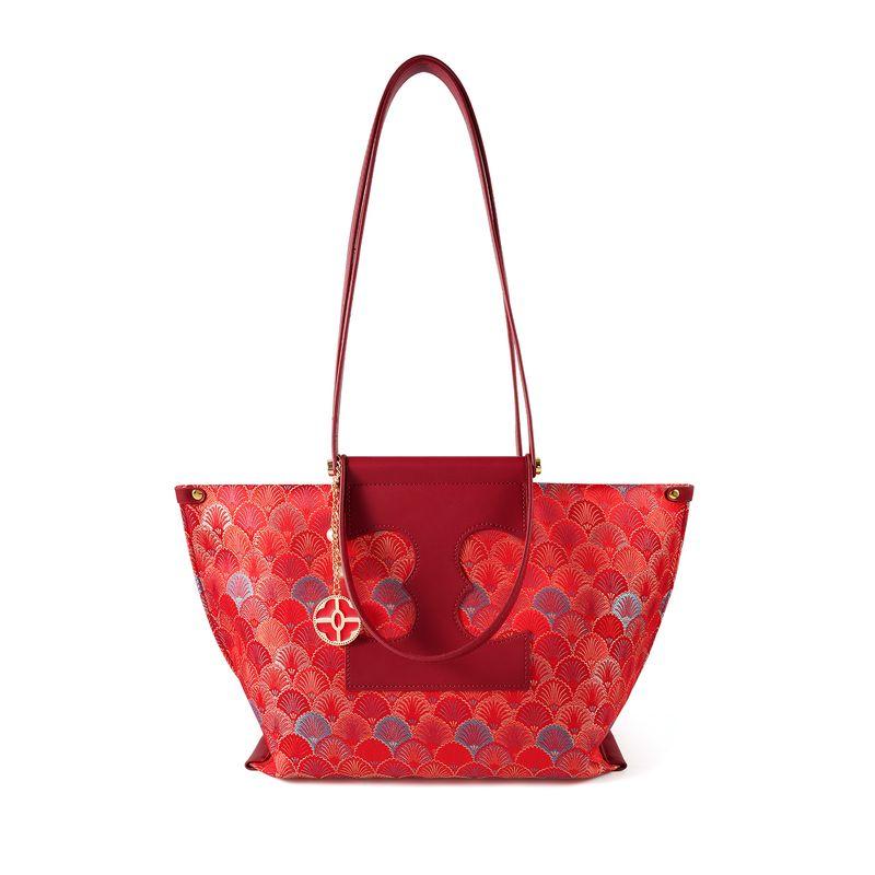 

Pooh New Chinese Style Fan-Shaped Embroidery Tote Bag 2025 New High-Grade Large Capacity Women Shoulder Bag Red