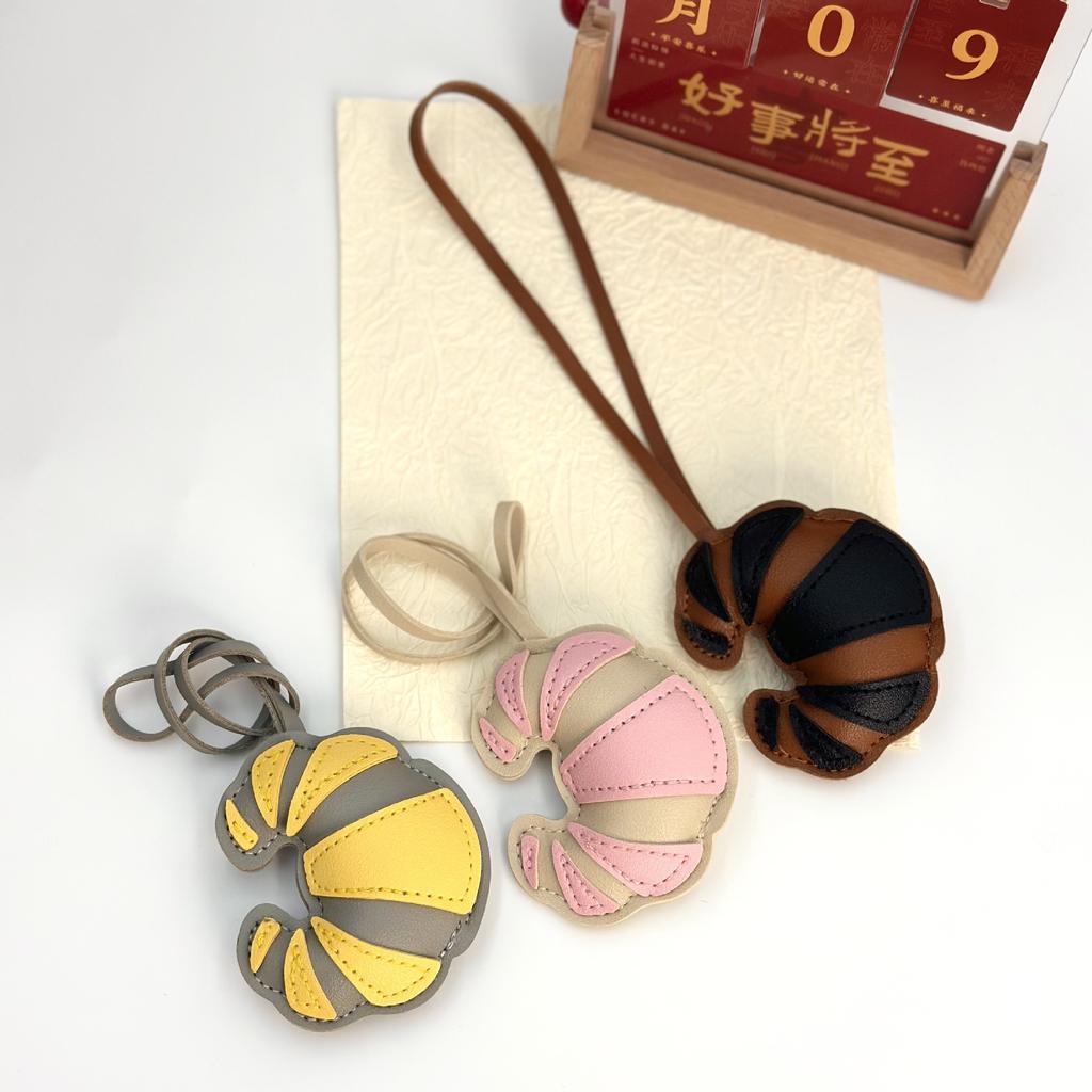 Cross-border Simulated Leather Leather Handmade Croissant Bag Buckle Pendant Pendant Handmade Bag Pendant Factory Wholesale