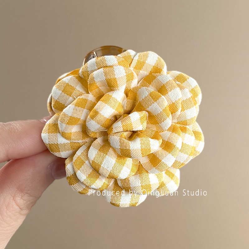 High-End 2025 Korean Yellow Plaid Rose Hair Claw Clip for Women – Large Volume Accessory