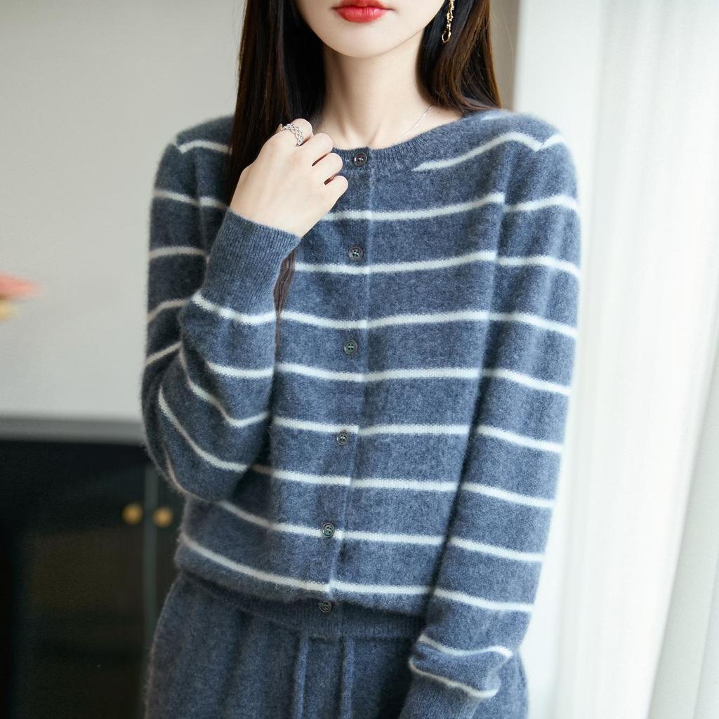 2025 Autumn Striped Wool Round Neck Cardigan - Soft, Fluffy, Age-Reducing Knitwear Sweater Coat.