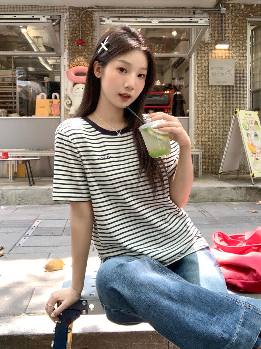 

Crew neck striped color embroidered design short-sleeved T-shirt women s summer new loose Korean slim top S