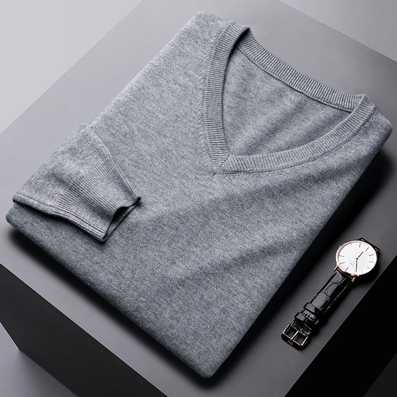 

Men s Autumn/Winter Core-spun V-neck Sweater – Solid Color, Fashionable, Simple Knitwear for Young and Middle-aged Men L серый