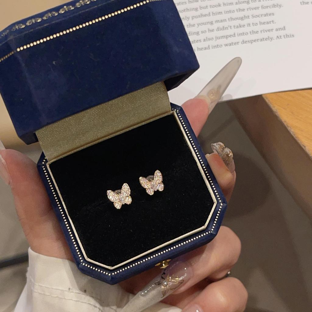 Elegant S925 Sterling Silver Butterfly Diamond Stud Earrings – Perfect High-Fashion Gift for Girlfriends and Besties.