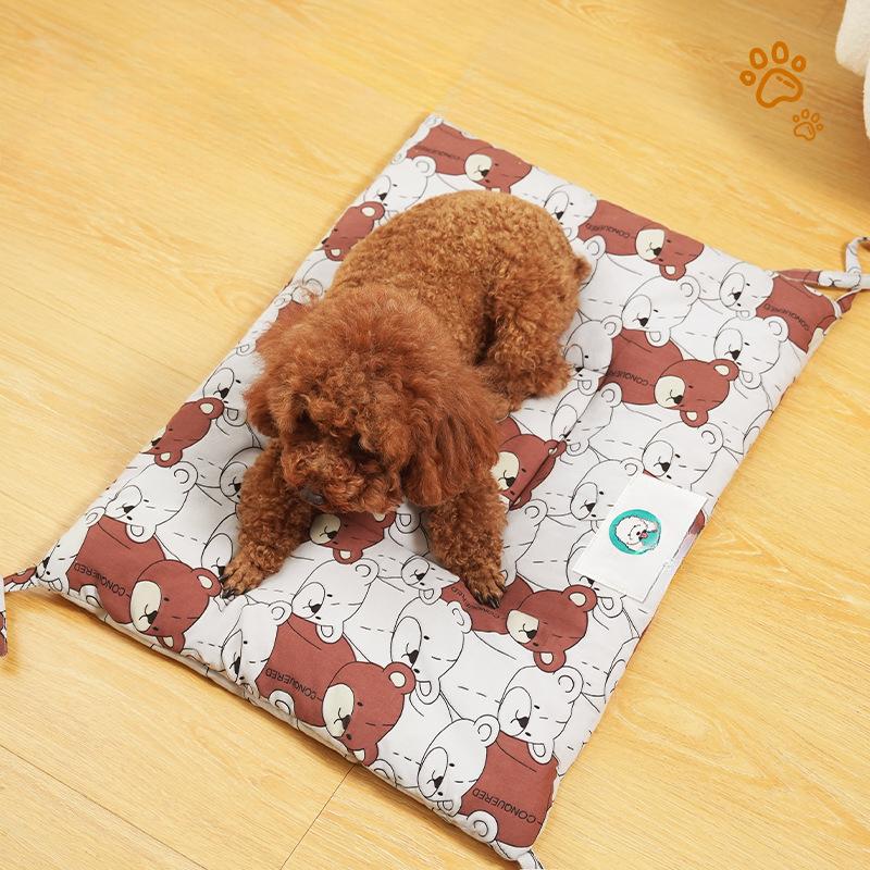 New Cartoon Pet Sleeping Mat Square Dog Mat Cat Nest Suitable for All Seasons and Not Removable and Washable