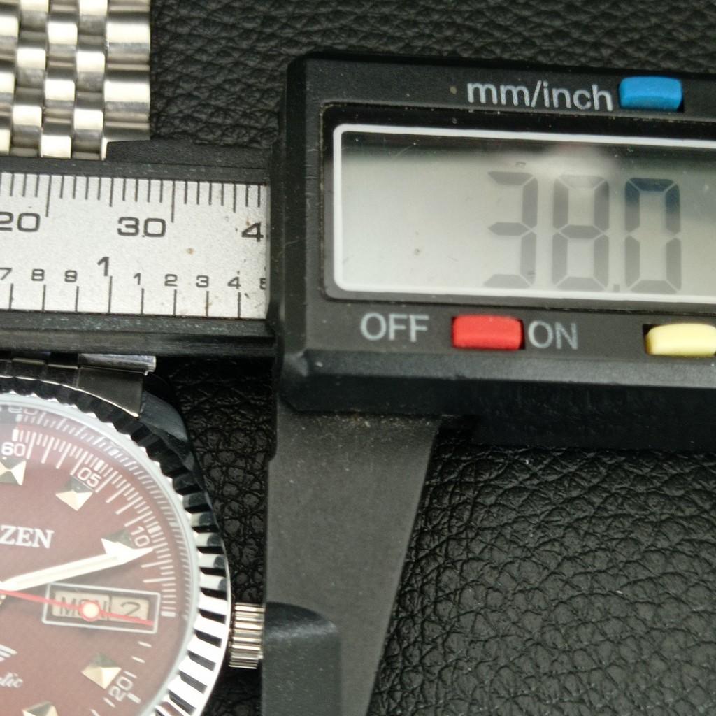 VINTAGE CITIZEN AUTOMATIC 8200 REFURBISHED JAPAN MENS BROWN DIAL WATCH a446824-1