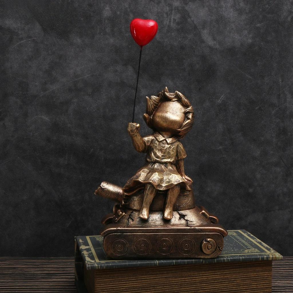 2025 New Balloon Girl Tank Art Figure Statues Banksy Figurines Collection Interior Decoration Accessorie Pop Street Resin Crafts