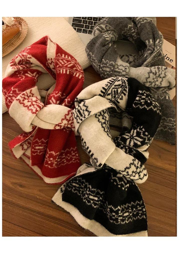 Women's Snowflake Double-Sided Knitted Scarf - Thick, Warm Vintage Shawl for Autumn/Winter In Korean Style