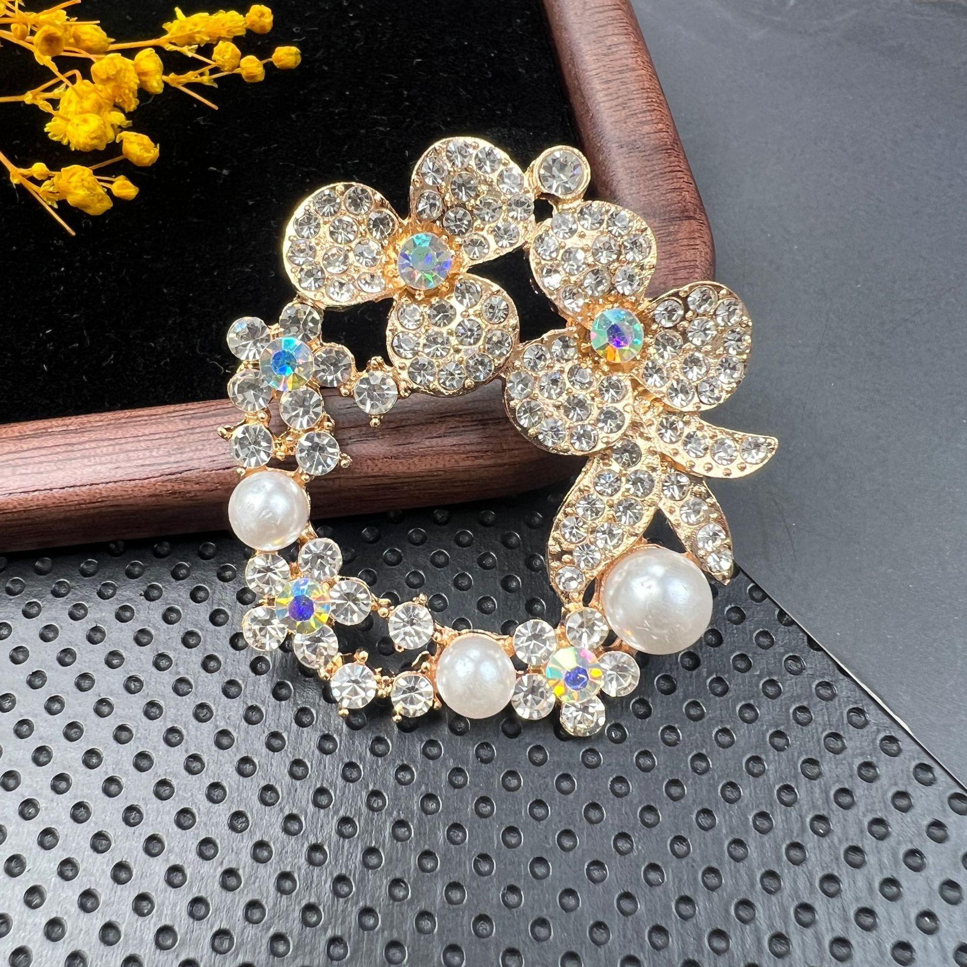 

Ретро брошь с кристаллами-бриллиантами, с булавкой от оголения и металлической пряжкой для аксессуаров для одежды