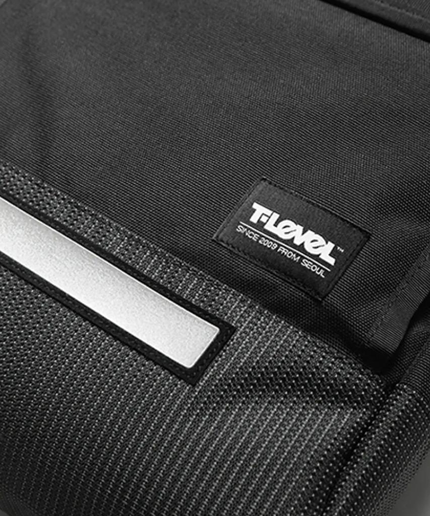 T-Level Juven Roll Top Messenger Bag Black