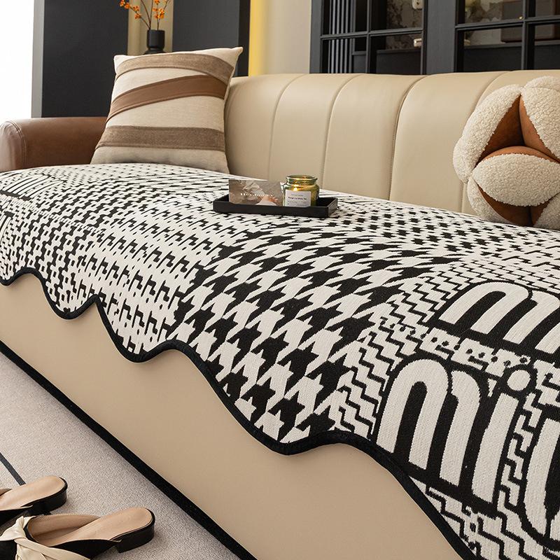 

Special-Shaped Light Luxury High-End Leather Sofa Cushion Is Universal In All Seasons New Fixed Non-Slip Seat Cushion Irregular Cover 70*70cm