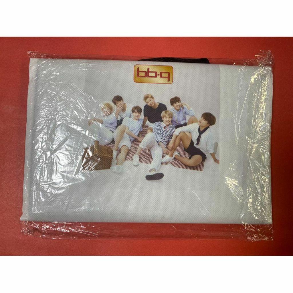 [USED] BTS Taehyung BBQ picnic blanket V Tae