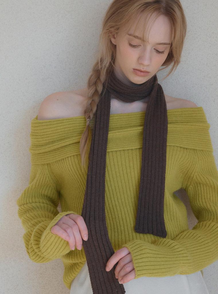 Teuwi Eldin Off-Shoulder Ribbed Long Sleeve Knit
