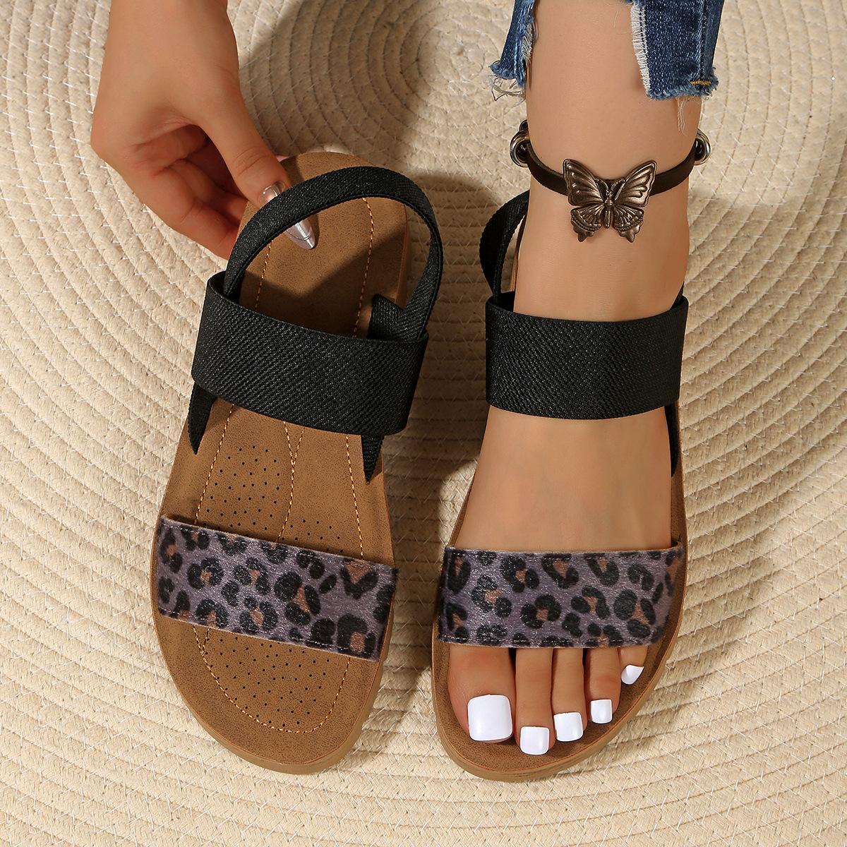 

2025 summer new European and American leopard print flat sandals women s versatile round head cover feet wear beach sandals 36