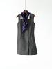 Robe en Laine à Chevrons Gris avec Foulard Amovible - Collection Début de Printemps Femme
