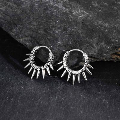 Gotische Punk Nieten Ohrringe für Männer, Hypoallergene Edelstahl Creolen, Hip Hop Rock Schmuck Party Zubehör