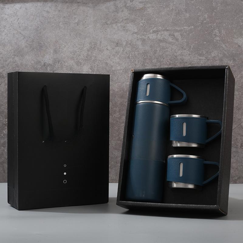 Vakuumkolv i 304 rostfritt stål med ett multifunktionshandtag utomhuskopp med stor kapacitet Business Gift Cup.