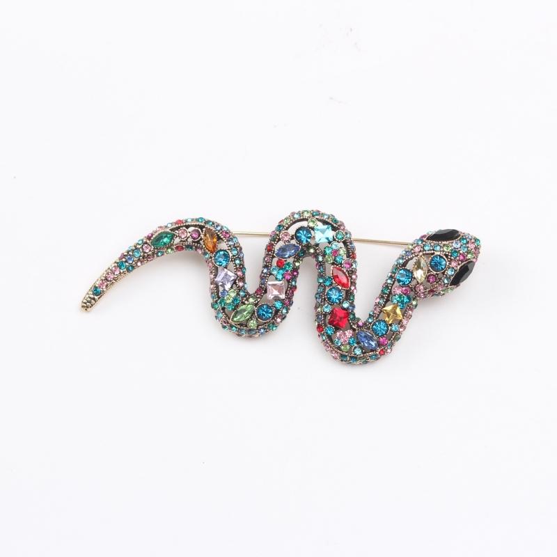 Stylish and Elegant Zodiac Animal Snake Brooch Personalized Luxury Accessory Pin Gift