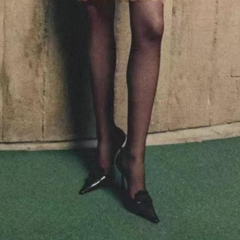 

Модная кожа 2025 Весна Новые Высокие каблуки Женские Тонкие каблуки Острый носок Темперамент Высокий уровень 34 чёрный