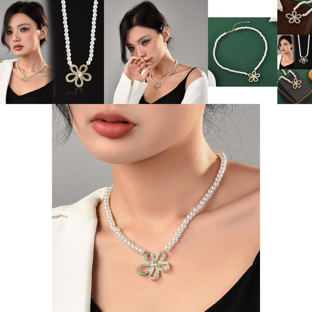 Exquisite Pearl Flower Necklace For Women With Gold And Silver Accents Perfect For Trendy Fall Fashion