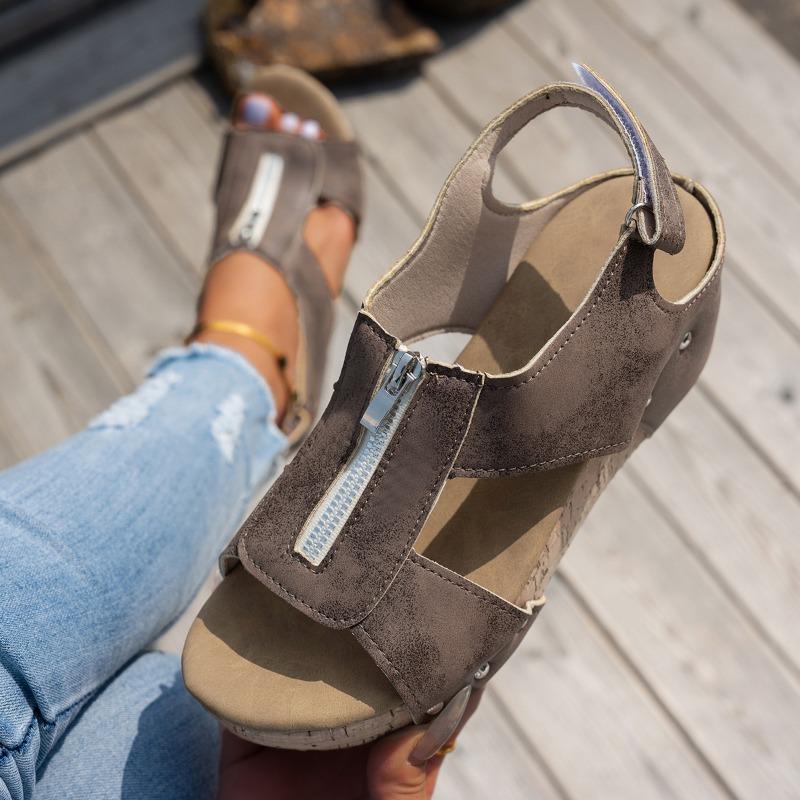 Damen Nietbesetzte Peep-Toe Reißverschluss Keilabsatz Plateau Sandalen