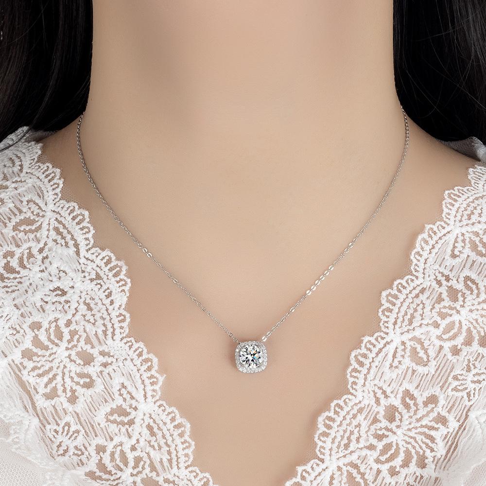 925 Sterling Silver Light Luxury Exquisite Sugar Cube Zircon Pendant Necklace Birthday Party Anniversary Gift