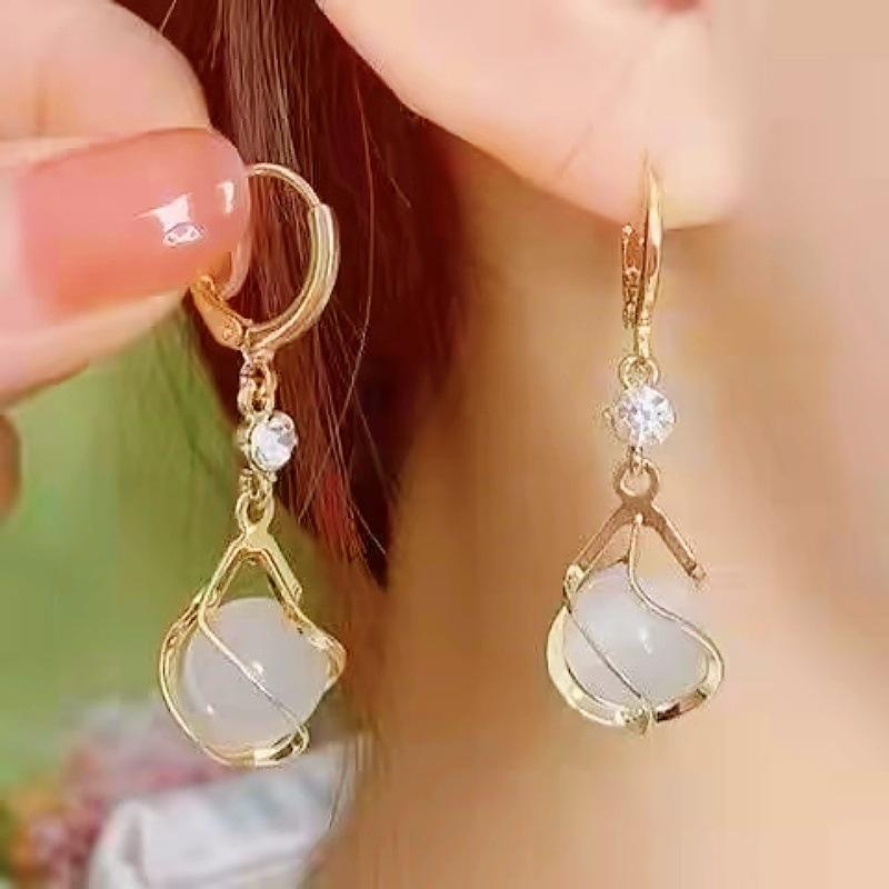 Heart earrings women s new trendy Korean Internet celebrity temperament round face casual opal ear jewelry