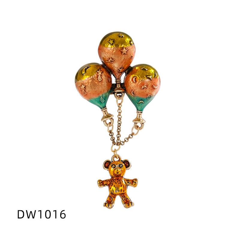 New hot air balloon bear fringed brooch femininity high-end niche retro brooch with accessories