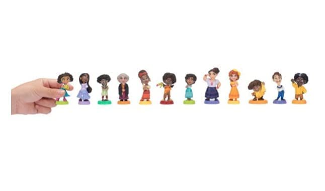 Disney Encanto Mi Familia 12 Mini Figure Set