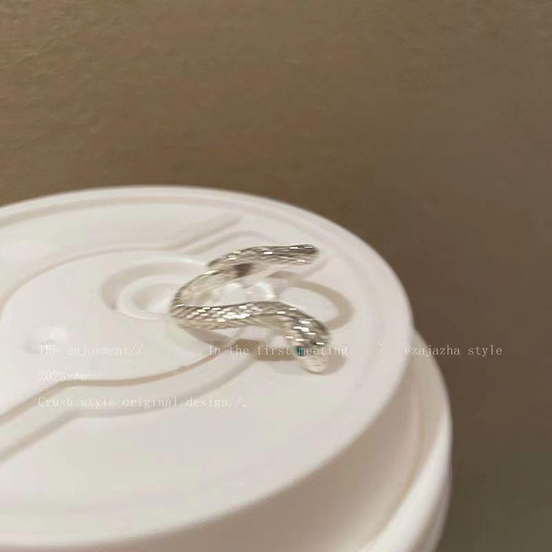 

Стильное кольцо в виде змеи для женщин 2023 года - Аксессуар для указательного пальца, подчеркивающий индивидуальность и крутость