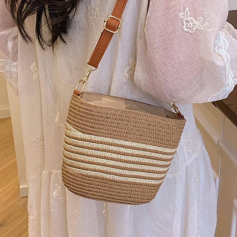 Spring and Summer Popular Ins Wind Seaside Vacation Straw Bag Fashionable and Casual Small Fresh Mori Simple Messenger Bucket Bag