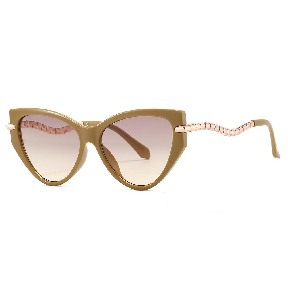 Fashion Ladies Cat Eye Sunglasses Black Vintage Gradient Metal UV400 Trendy Shades For Women Designer Brand