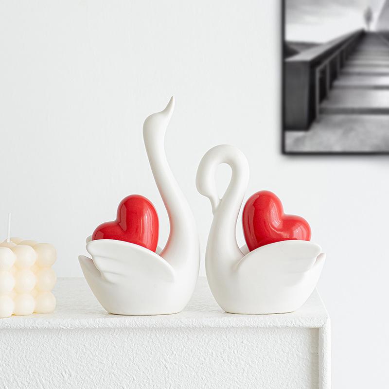 Love Couple Swan Ornament Ceramic Crafts Golden Love Sculpture White ceramic swan figurine  TV cabinet Home decor accessories