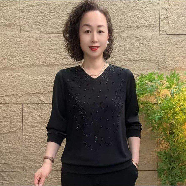 

2026 Spring Elegant Rhinestone Knitwear for Women: Versatile, Stylish Loose Fit for Middle-Aged and Elderly Mothers. 5XL (140-150 jin)