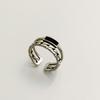 Trendy Men's Adjustable Black Enamel Chain Ring with Twist Lock Design