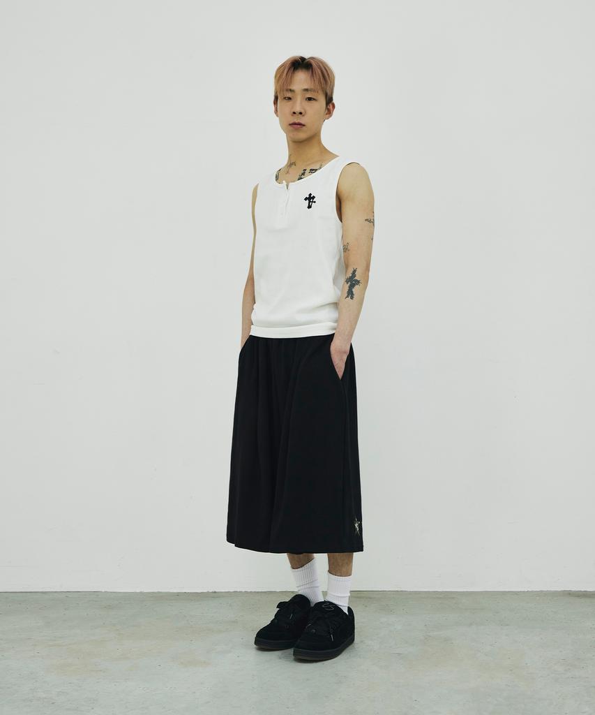 SCALLYWAG Back Camo Star Bermuda Sweat Shorts [Black]
