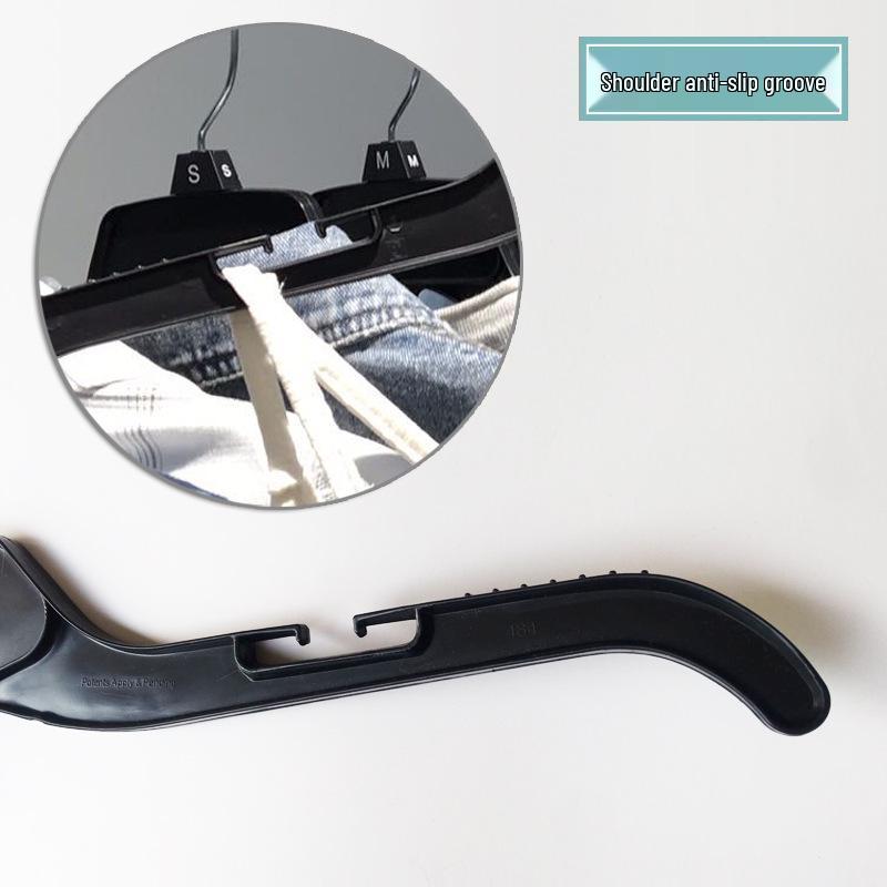 484 Black Non-Slip Plastic Hangers for Women's Clothing