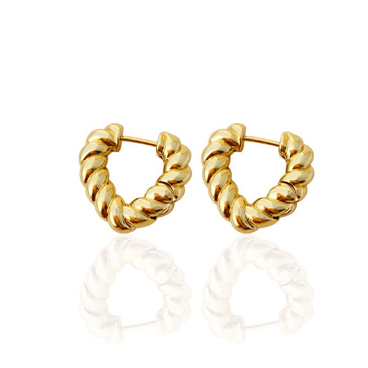 

Korean Style Metal Heart Twist Hoop Earrings - Trendy and Elegant Net Red Design