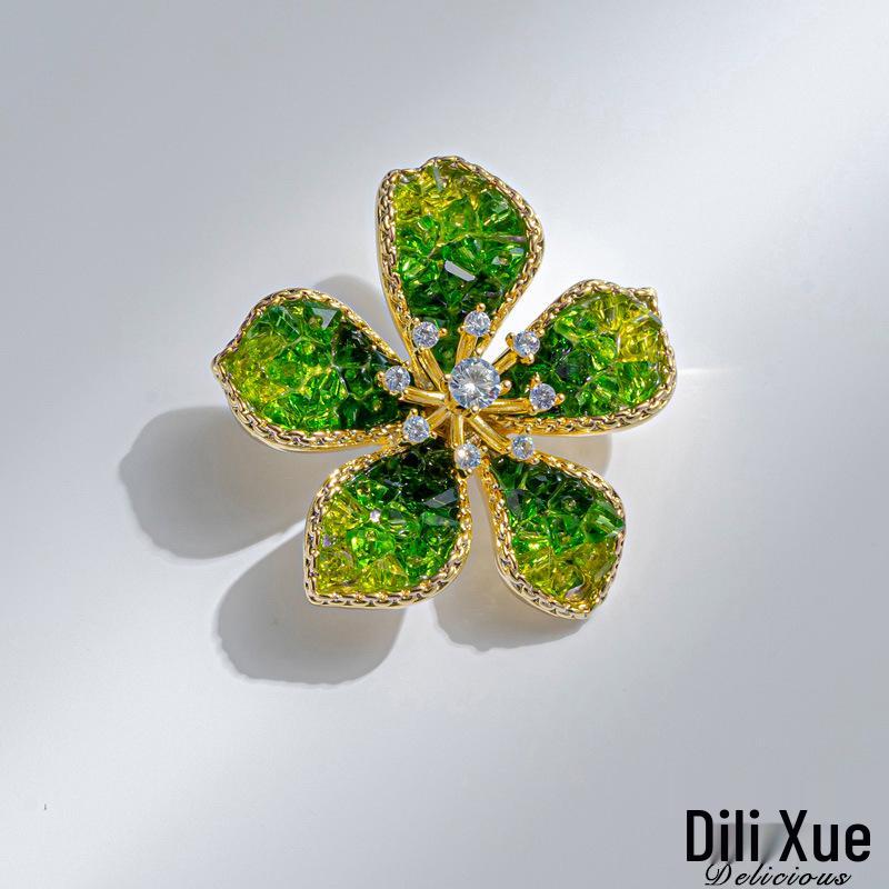 

Summer Green Crystal Flower Brooch: Five-Petal Handmade Corsage for Shirt Decoration.