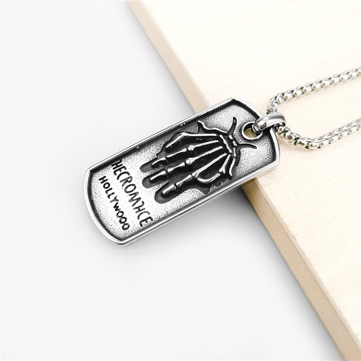 

Ожерелье-подвеска из нержавеющей стали в стиле ретро, с костью руки, для мужчин - подарок на Хэллоуин Pendant only, no chain