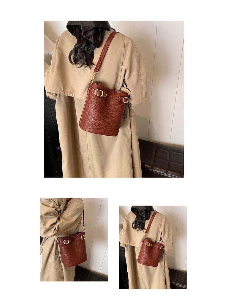 Korean Minimalist Women's High-End Bucket Bag: Versatile, Stylish Niche Design New Crossbody Fashion Accessory