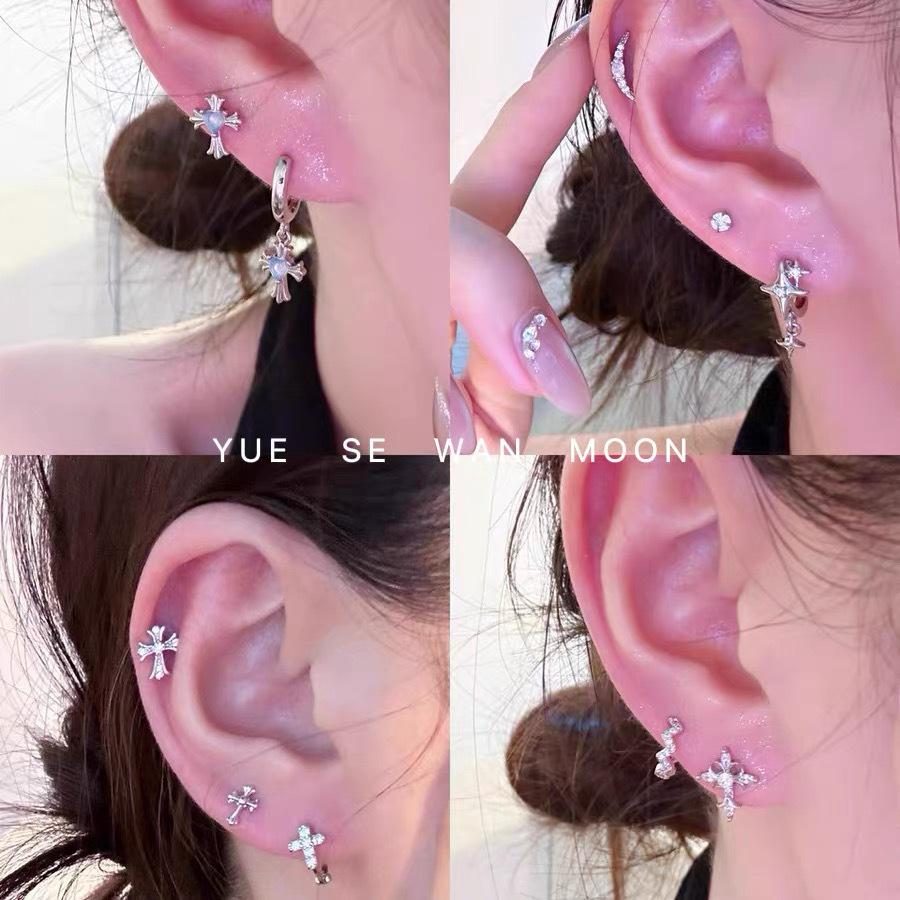 Unisex Silver Cross Helix Ear Cuff In Japanese Korean Style, Titanium Steel Cartilage Piercing Earring.