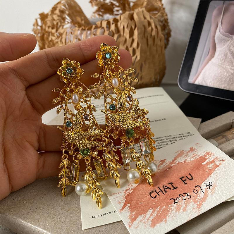 

Геометрические серьги с серебряными иглами, стразами и жемчугом - Элегантный французский ретро-стиль