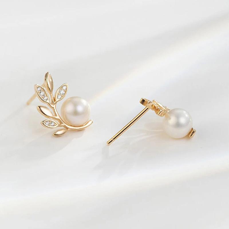 Französische High-End Design Spiegelstecker, Ohrringe mit Baumzweigen und Blättern, Imitationsperlen-Ohrringe, Mode-Ohrringe für Frauen